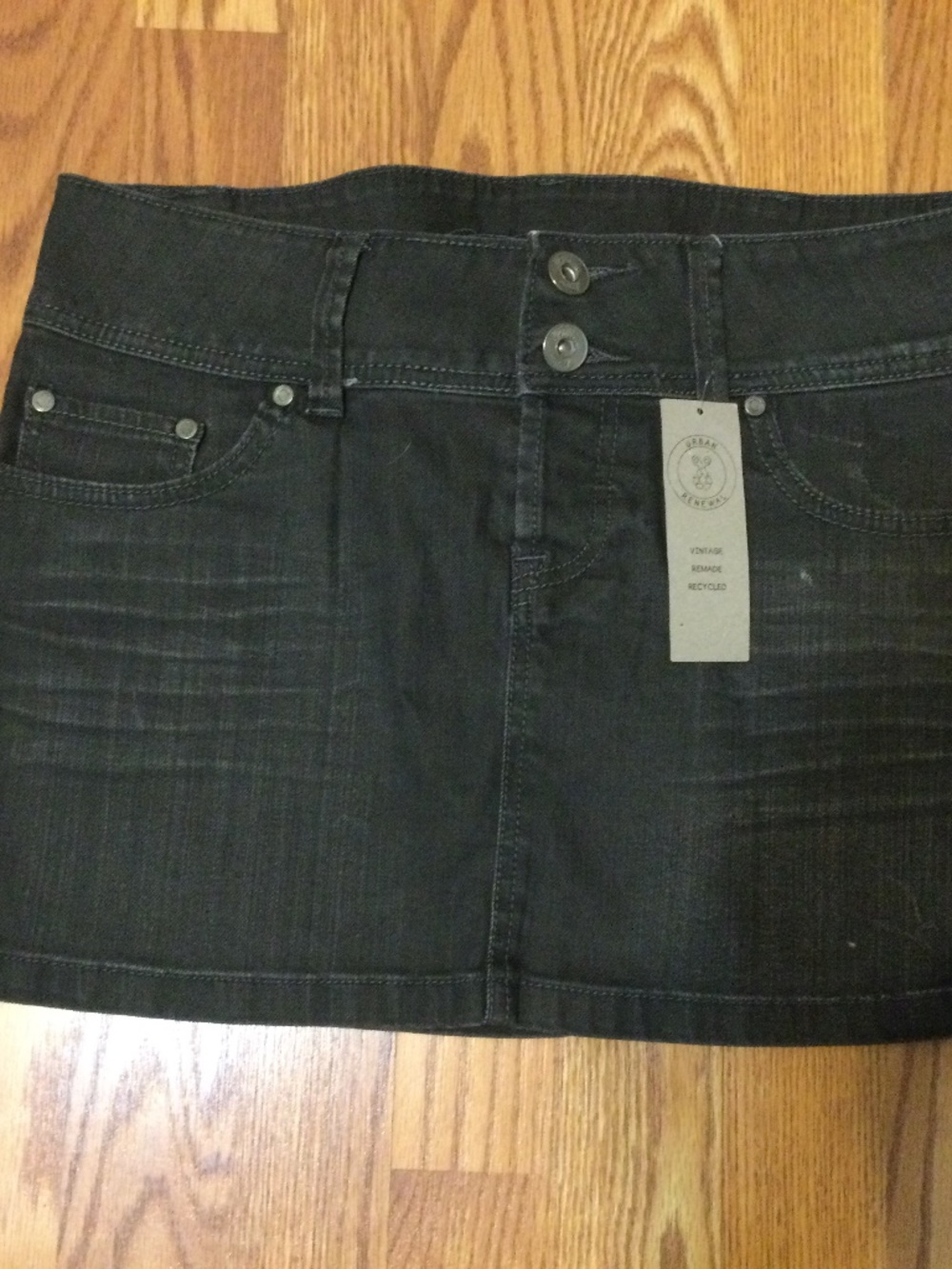 FISHBONE Woman’s Mini Skirt Size Large NWT